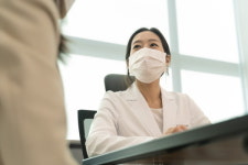 봄철 악화되는 성인여드름, 초기에 적극적인 치료가 중요해