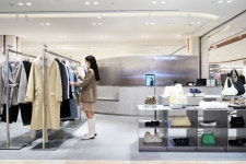 W컨셉, 신세계백화점 강남점 매장 오픈