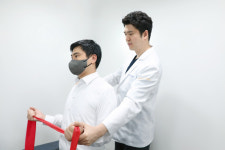 허리디스크로, 무조건 참지 마세요… 초기에 관리해야