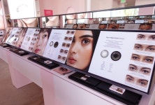 ‘장원영 렌즈’ 하파크리스틴, 美 LA에 플래그십 스토어 오픈