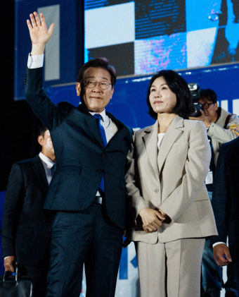 한복 입은 김혜경 여사, 내조 외교에 첫 도전!