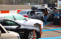 ‘2차 석유 최고가격’ 고시 첫날…가격 올린 주유소 800여곳