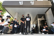 ‘여고생 성폭행 살해’ 장윤기 무기징역 판결…유족 “가석방 없는 무기징역 법제화하라”