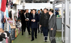 최종환 파주시장, 설맞이 전통시장 방문