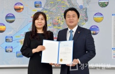 시흥시립소년소녀합창단 창단에 앞서  초대 지휘자로 함희경씨 위촉