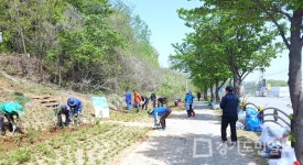 김포시 하성면-주민자치위원회 솔선  동성산 약수터와 산책로 정비