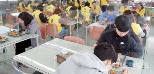 여주시보건소, 구내식당 탁자 아크릴판 설치