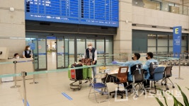 경기필 상임지휘자 마시모 자네티 입국  이틀간 모차르트&베토벤 연주