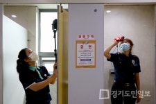 수원도시공사, 남문로데오거리서 몰카 예방 캠페인 벌여