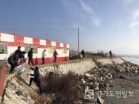 인천 강화군 교동면 주민자치위원회,  남산포 일대 해안가 정비활동