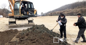 화성 서신 홍법리 농지에 건축폐기물 매립