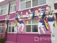 안성 서운초등학교, 벽화그리기 호응