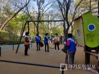 군포시 오금동 주민자치회, 봄맞이 환경정화 방역·캠페인