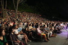 “남강변에서 콘서트 즐기며 무더위 날린다”