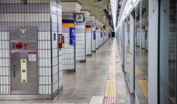 서울지하철 4호선 남태령역서 열차 고장…전류 문제 추정