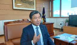 [인터뷰] 이영춘 진주상의 회장 “위기는 곧 기회다”