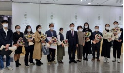 진주시 관광기념품 전시회, ‘진주성 품은 도자기·논개 캐릭터 담긴 네일’ 등 눈길