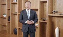 정의선 현대차 회장 “단순하게 살며 더 나은 루틴 반복하자”