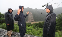  김진태 지사, 정선군 군도 3호선 산사태 현장 긴급점검