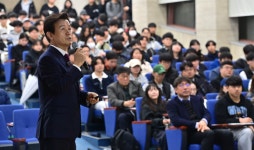 조규일 진주시장, 경상국립대 특강…청년 떠나지 않는 진주 만들 것