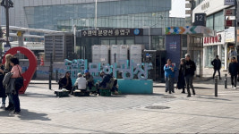 수원역, 활력과 그늘 사이…노숙인 문제 ‘여전’