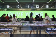 “스타벅스 말고 올리브영”…상권의 ‘앵커’가 바뀌고 있다