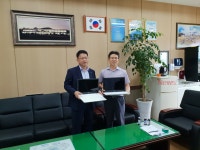 농협 제주지역본부, 토산초등학교에 교육용 노트북 전달