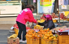 부상일 본격 선거운동 돌입, 시장서 지지 호소