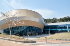 서귀포예술의전당, 코로나19 장기화에 대관 시설사용료 반값으로