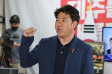 보궐, 민주당 김한규 초접전 끝 앞서