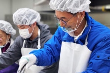 문대림, 경로당에 주 5일 점심 제공