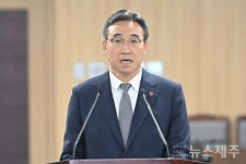 교육자 출신답게 서귀포를 교육중심 도시로