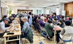 용담2동 흥운마을 부녀회 흥운경로당 급식봉사활동 