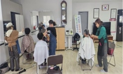 서귀포로타리클럽, 동홍2통경로당에 이·미용봉사 및 식사·물품 제공
