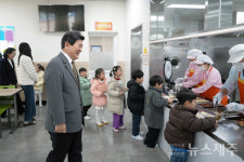 김광수 제주도교육감, 서귀포 6개 초교 방학 중 현장점검