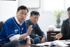 위성곤 면세유·인력난 챙기겠다…성산 농어민 현장 간담회