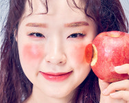 여름엔 과즙 메이크업! 더블앤 진하의 레드앤골드 사과 메이크업 화보