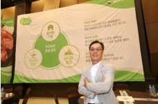 전국 평균 압도적 성적... 1.2톤 슈퍼한우 탄생