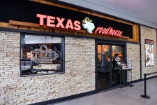 현대백화점, 美 1위 스테이크 전문점 텍사스 로드하우스 송도점 오픈