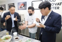롯데마트·농촌진흥청, 농가맛집 밀키트 공동개발·판매 협력