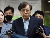 '대장동 200억' 박영수·양재식 구속영장 기각..검찰, 실체규명 실패한듯