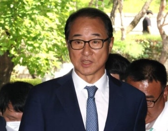 '민주당 돈봉투' 윤관석 의원 구속...이성만은 기각