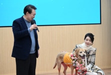 尹 코드 맞추는 삼성..이건희 애견사랑 이틀에 걸쳐 재조명