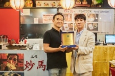 이마트 피코크 10주년..대박 상품 10종 최대 35% 할인