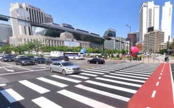 서울 시청역 인근 '급발진' 추정 대형 교통사고..6명 사망·3명 심정지