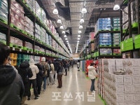 [르포] 위스키 사러 새벽 대기줄..지하철 연결 트레이더스 마곡점 북적