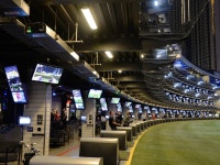 [CES 2020] 맥주 마시면서 골프를?...‘LG 디지털 사이니지’ 적용한 탑골프 방문해보니···