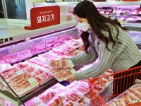 롯데마트·슈퍼, 통합 소싱 시너지 ‘반값 삼겹살’ 판매