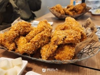 [인더필드] “바삭과 딱딱은 한 끗 차이”…bhc 콰삭킹 ‘후라이드 갈망’ 풀까