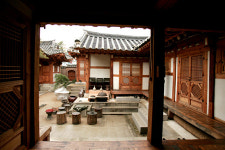 Kozaza taps sharing economy to promote hanok 
